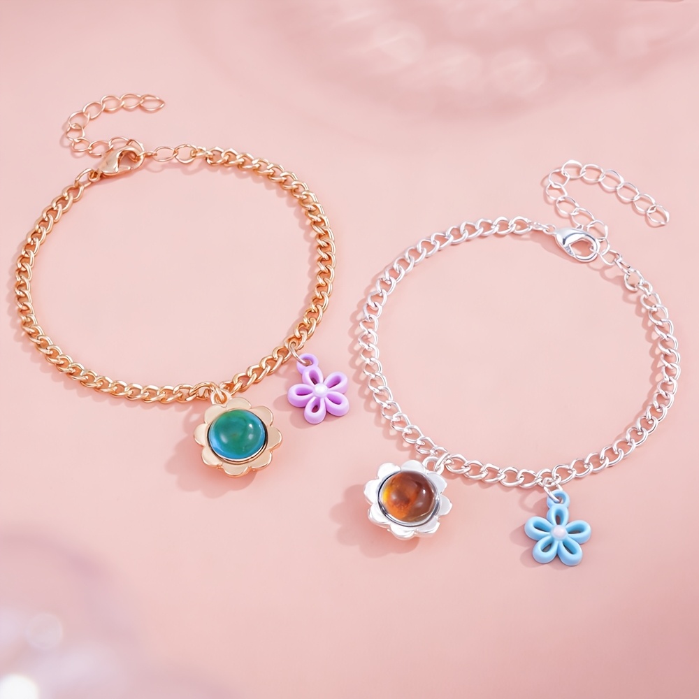 2pcs Color Changing Cute Flower Pendant Bracelets for Girls